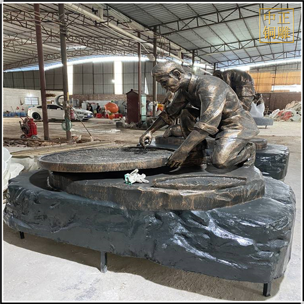 勞作人物銅雕塑.jpg 勞作人物銅雕塑.jpg