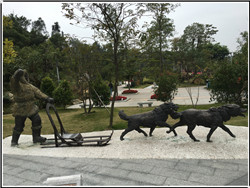 拉雪橇銅雕塑 拉雪橇銅雕塑