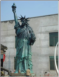 舉升杯西方人物銅雕塑 舉升杯西方人物銅雕塑